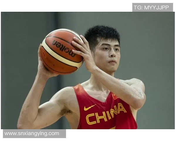 方硕在篮球赛场的崛起与挑战解析他如何成为球队的核心力量与未来之星