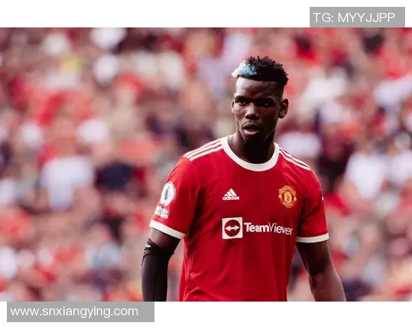 曼联官方宣布首名签约球员热情加盟球队，开启辉煌新篇章