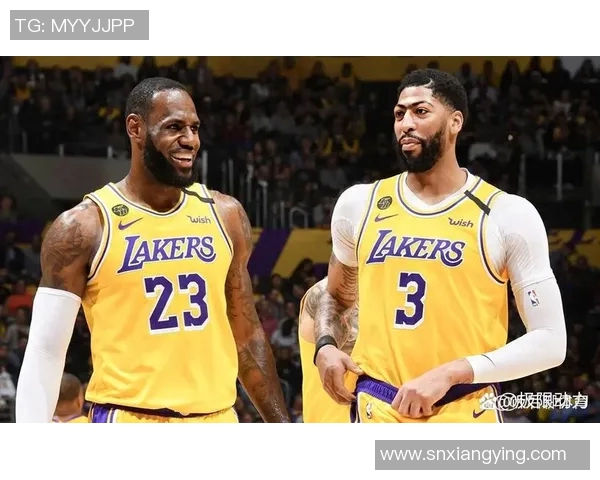 湖人对热火的较量虽败犹荣展现球队韧性与拼搏精神 湖人对热火的较量虽败犹荣展现球队韧性与拼搏精神